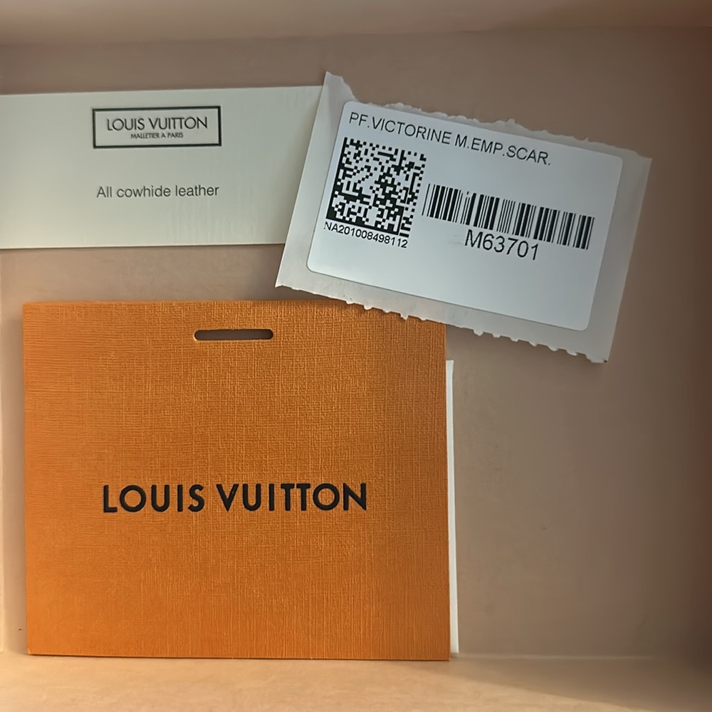 Louis Vuitton Victorine Wallet - Picture 8 of 8